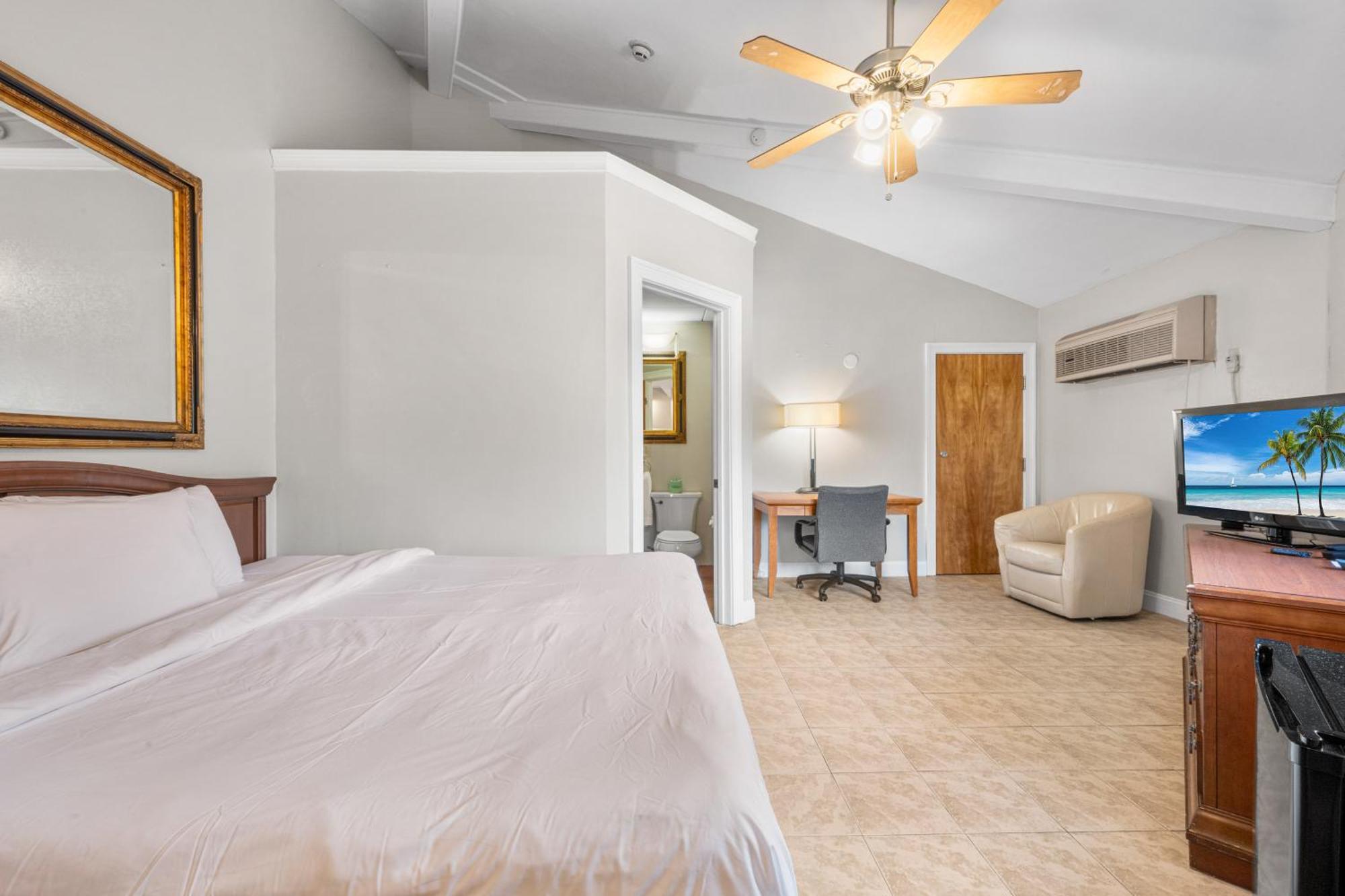 Deluxe King Room,1742714818:JPEG