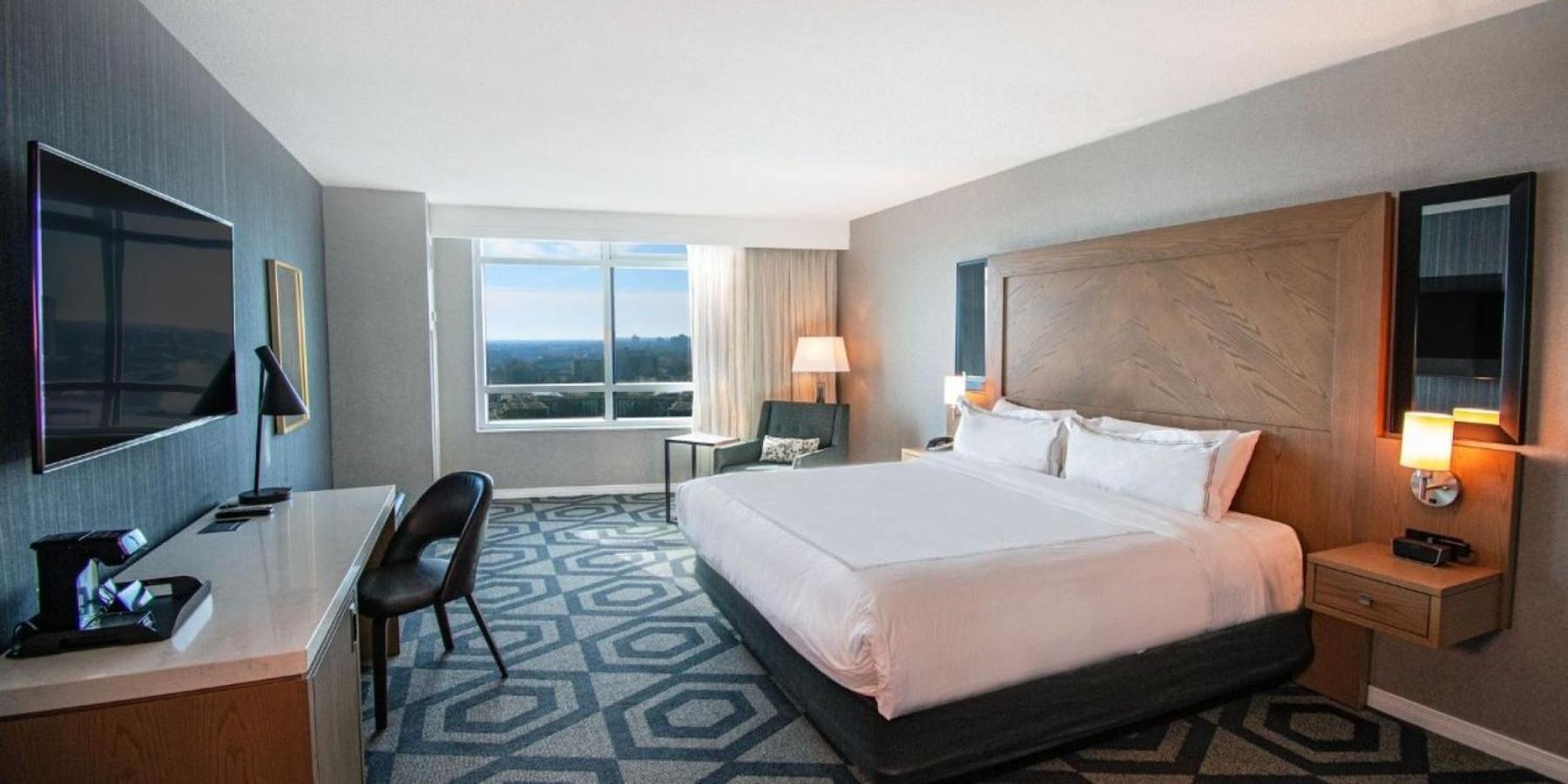 Forum Tower Deluxe King (Non-Smoking),1742908210:JPEG