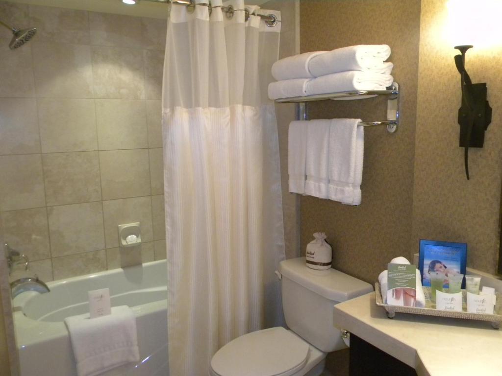 Zimmer mit Kingsize-Bett (Hotelturm)