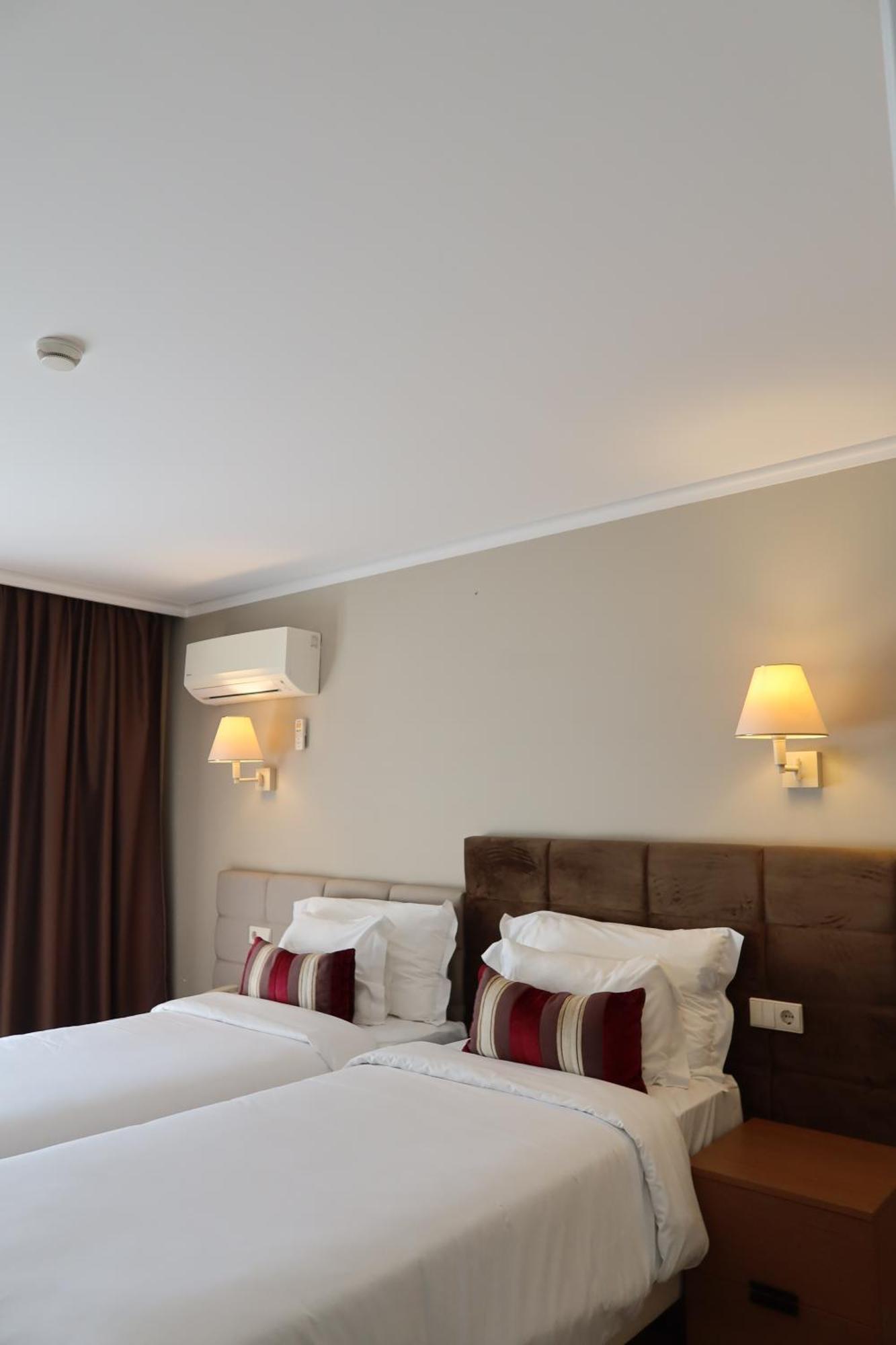 Double or Twin Room Pool View,1771484600:JPEG
