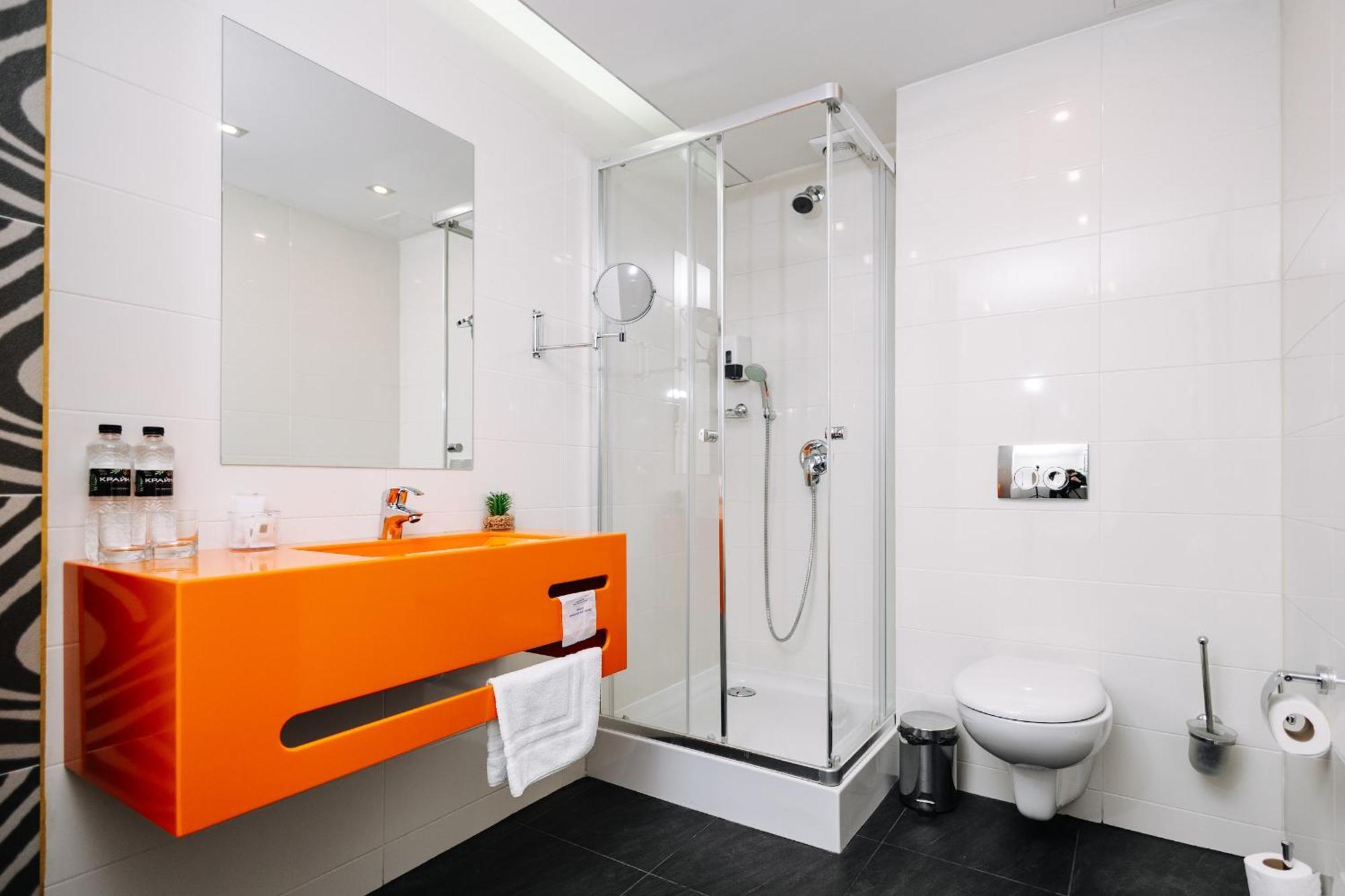 Modern Twin Room