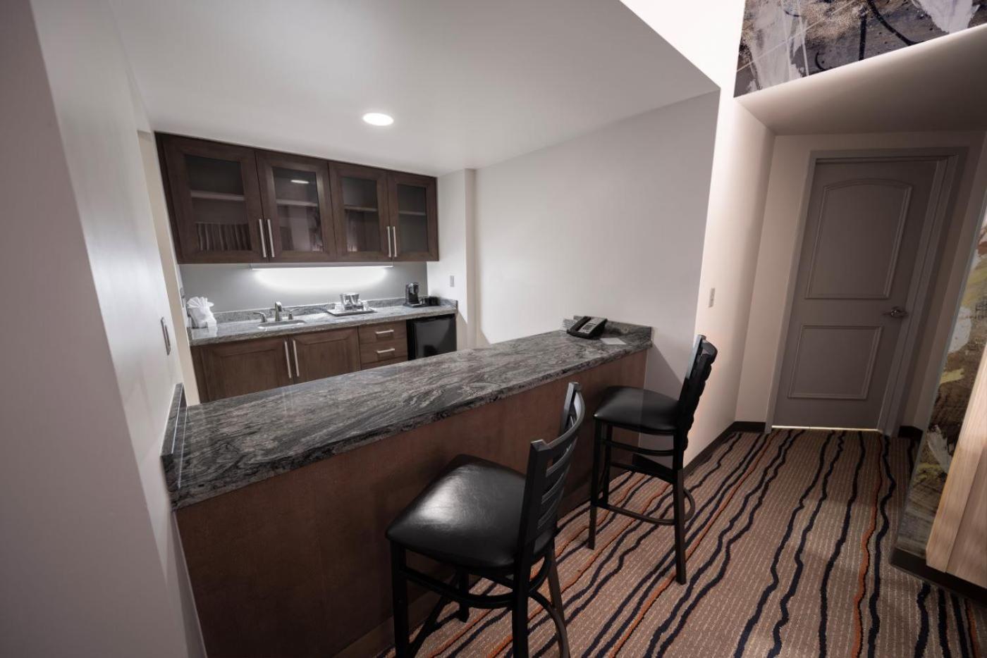 Suite con cama extragrande - Torre Hard Rock