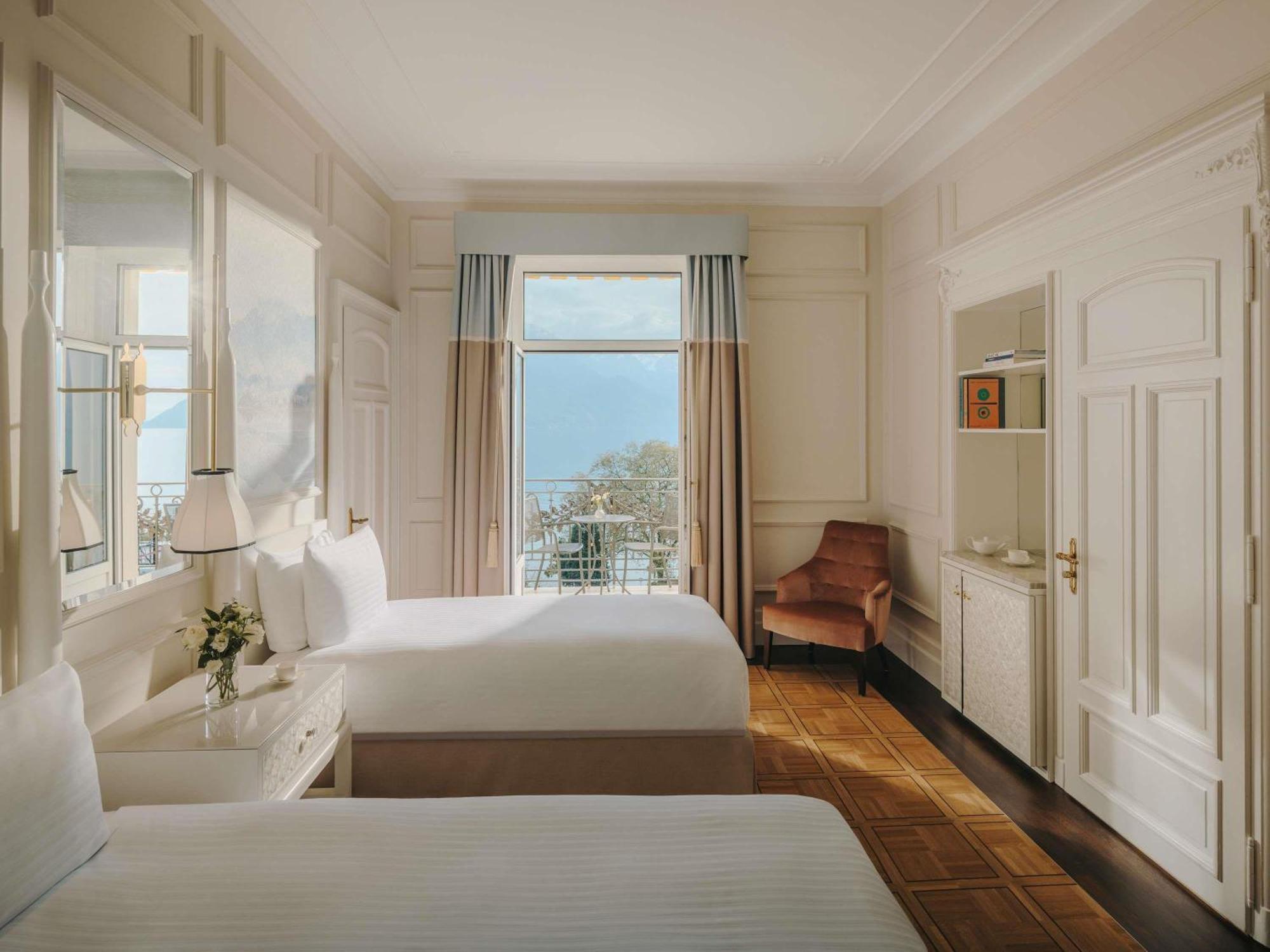 Fairmont Tweepersoonskamer met 2 Aparte Bedden en Gedeeltelijk Uitzicht op Meer