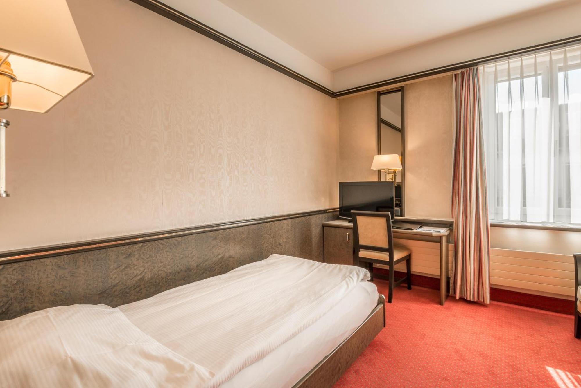 Single Room,1771691599:JPEG