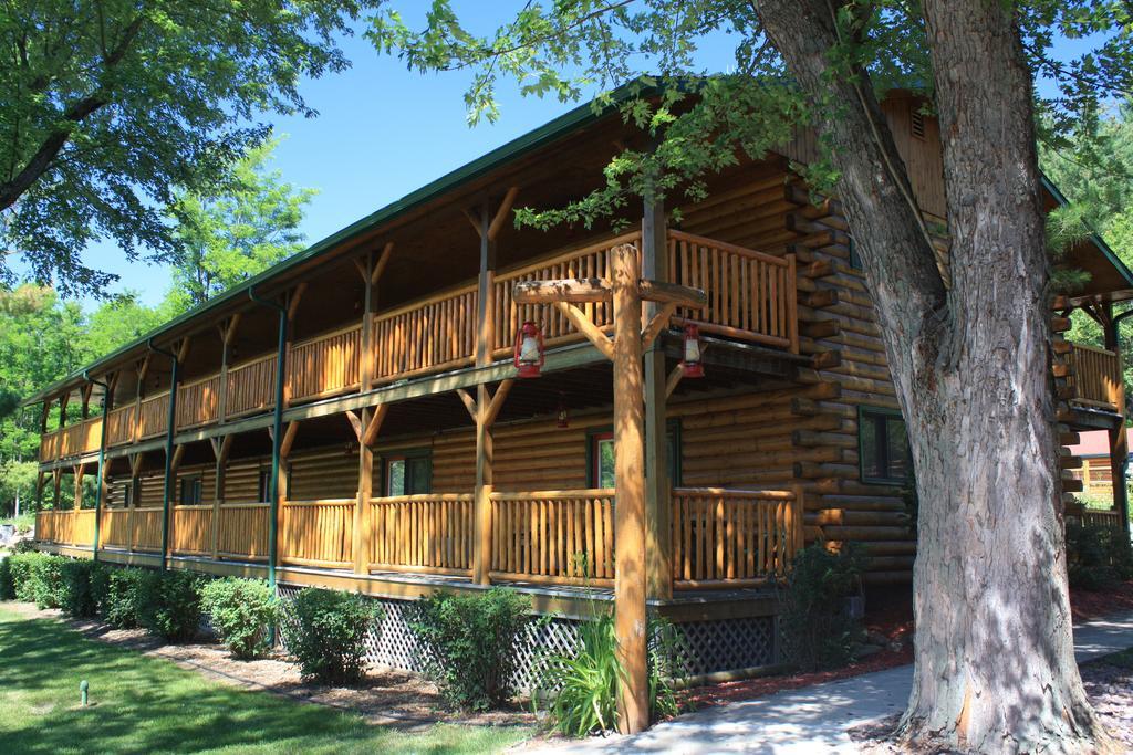 One Queen with Two Twin Room,209571352:JPEG