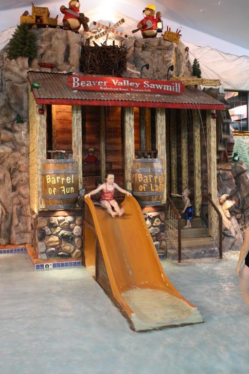 Queen Room with Whirlpool,224582867:JPEG