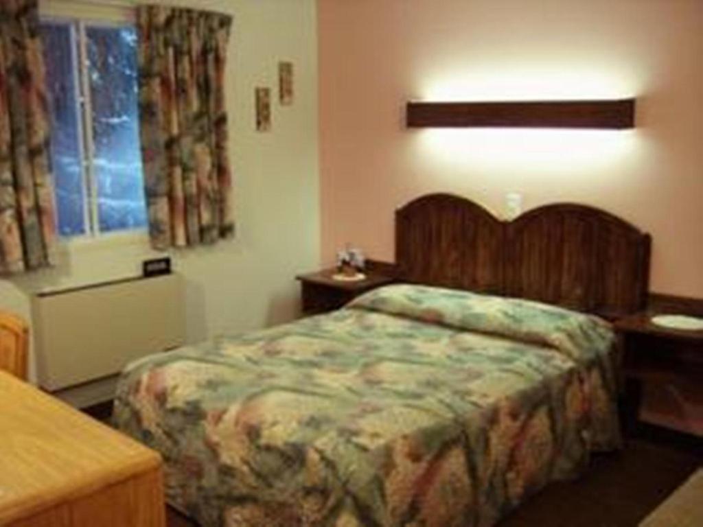 Standard Room with One Double Bed,27508598:JPEG