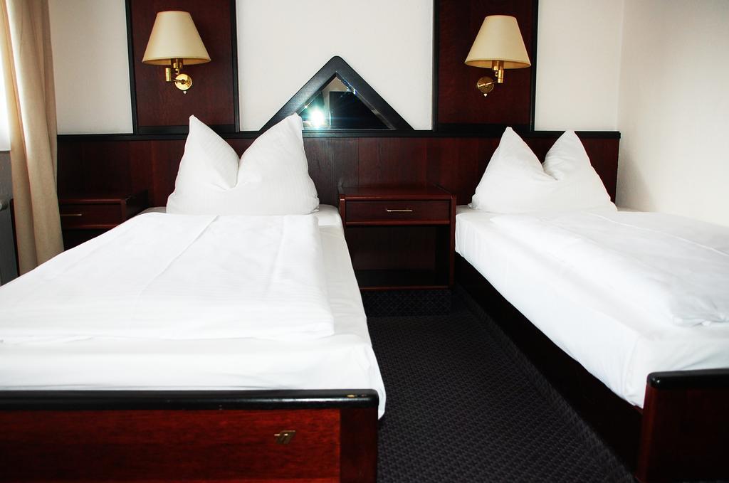 Zweibettzimmer zum Innenhof