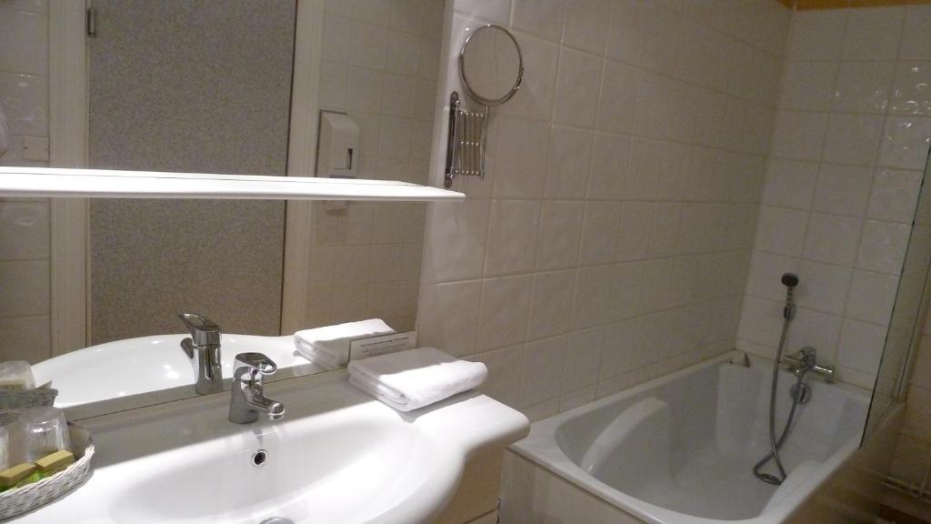 Chambre Lits Jumeaux Standard avec Baignoire