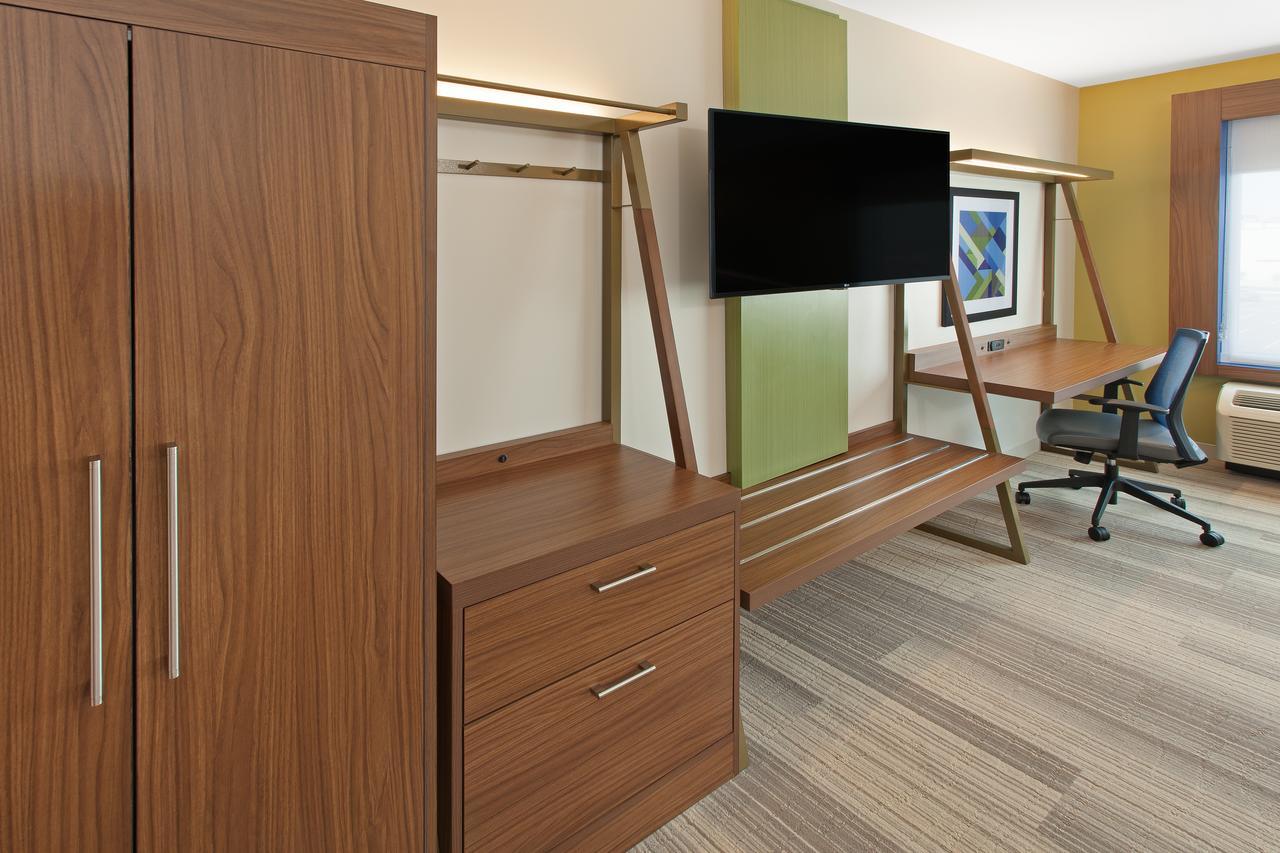 Suite with Two Beds - Non-Smoking