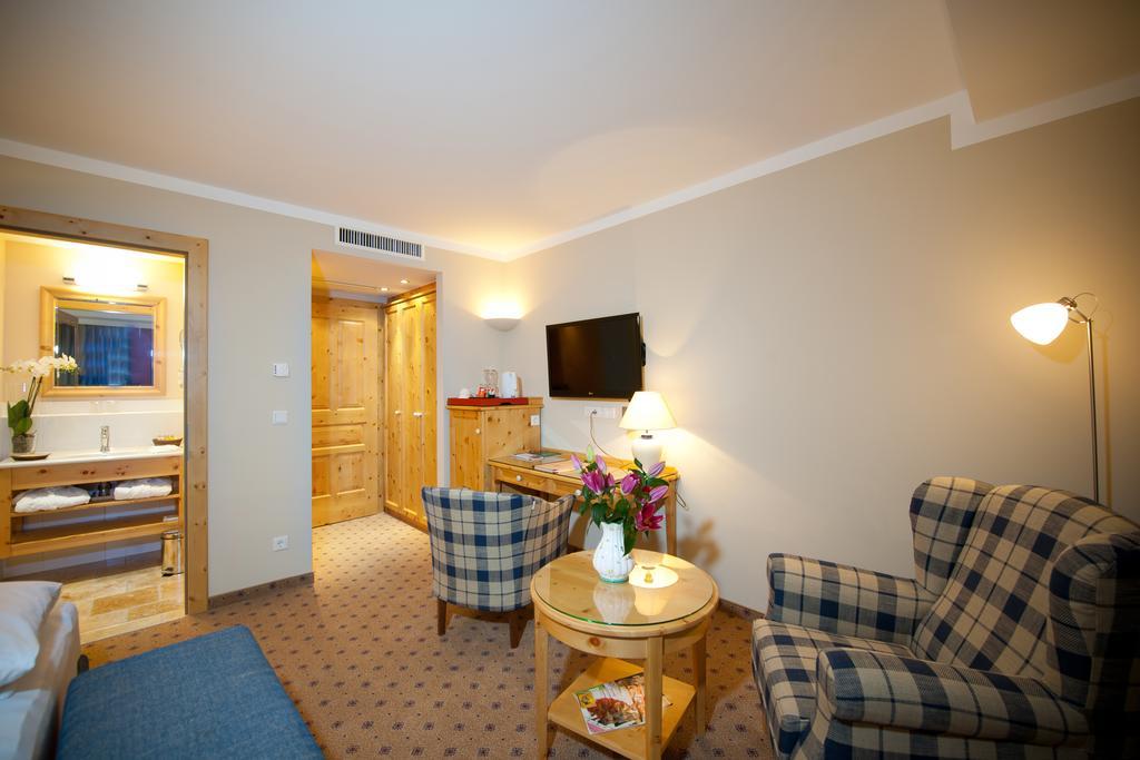 Classic Double Room,1128188901:JPEG