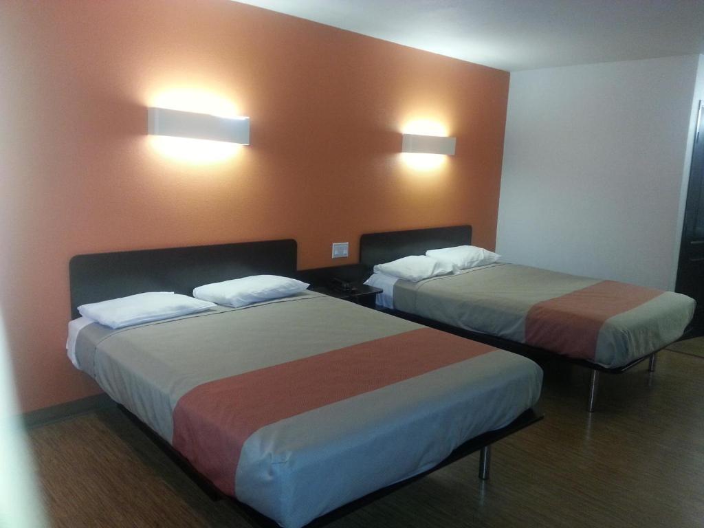 Deluxe Queen Room with Two Queen Beds,62775523:JPEG