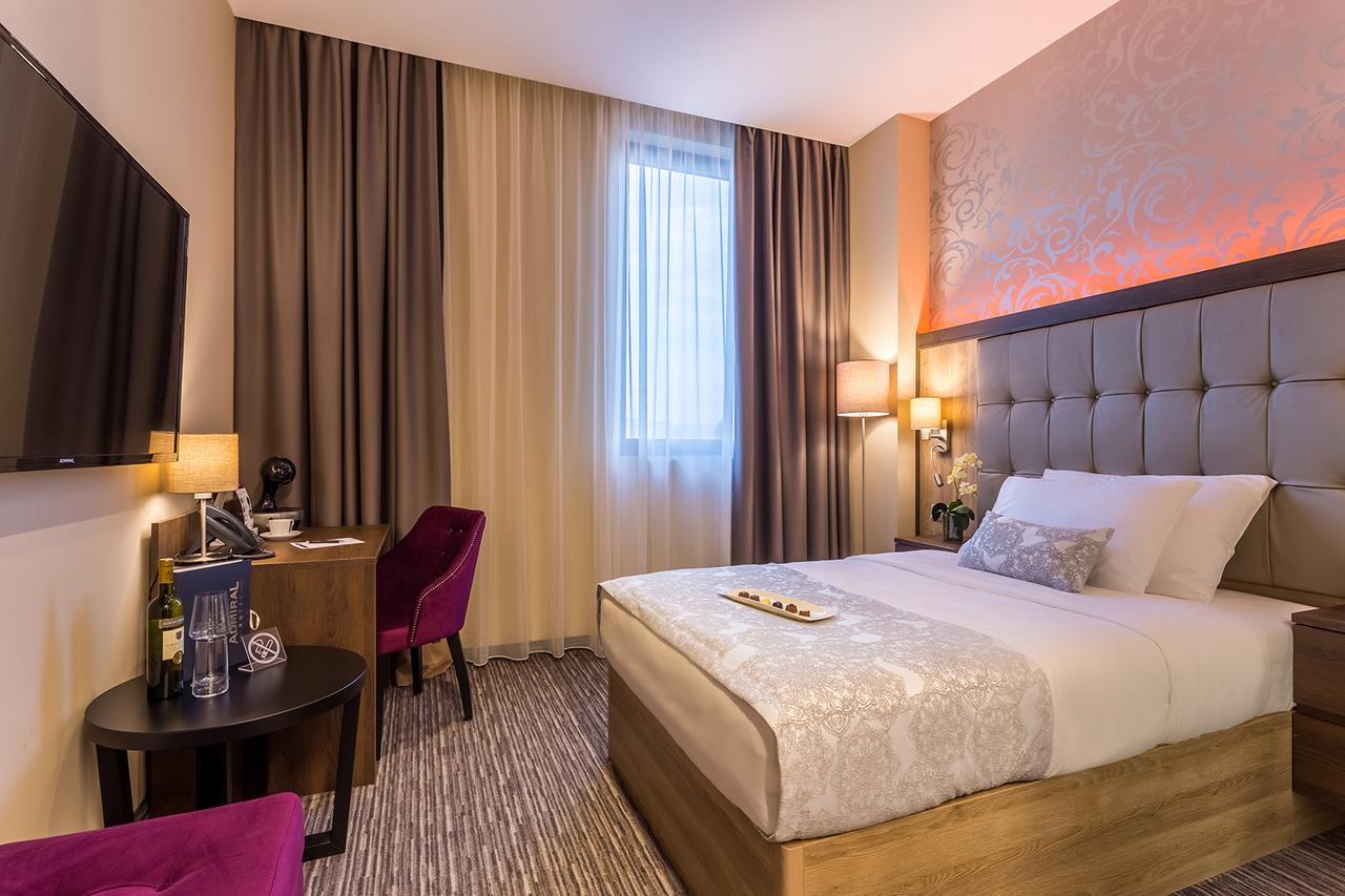 Single Room,630568419:JPEG