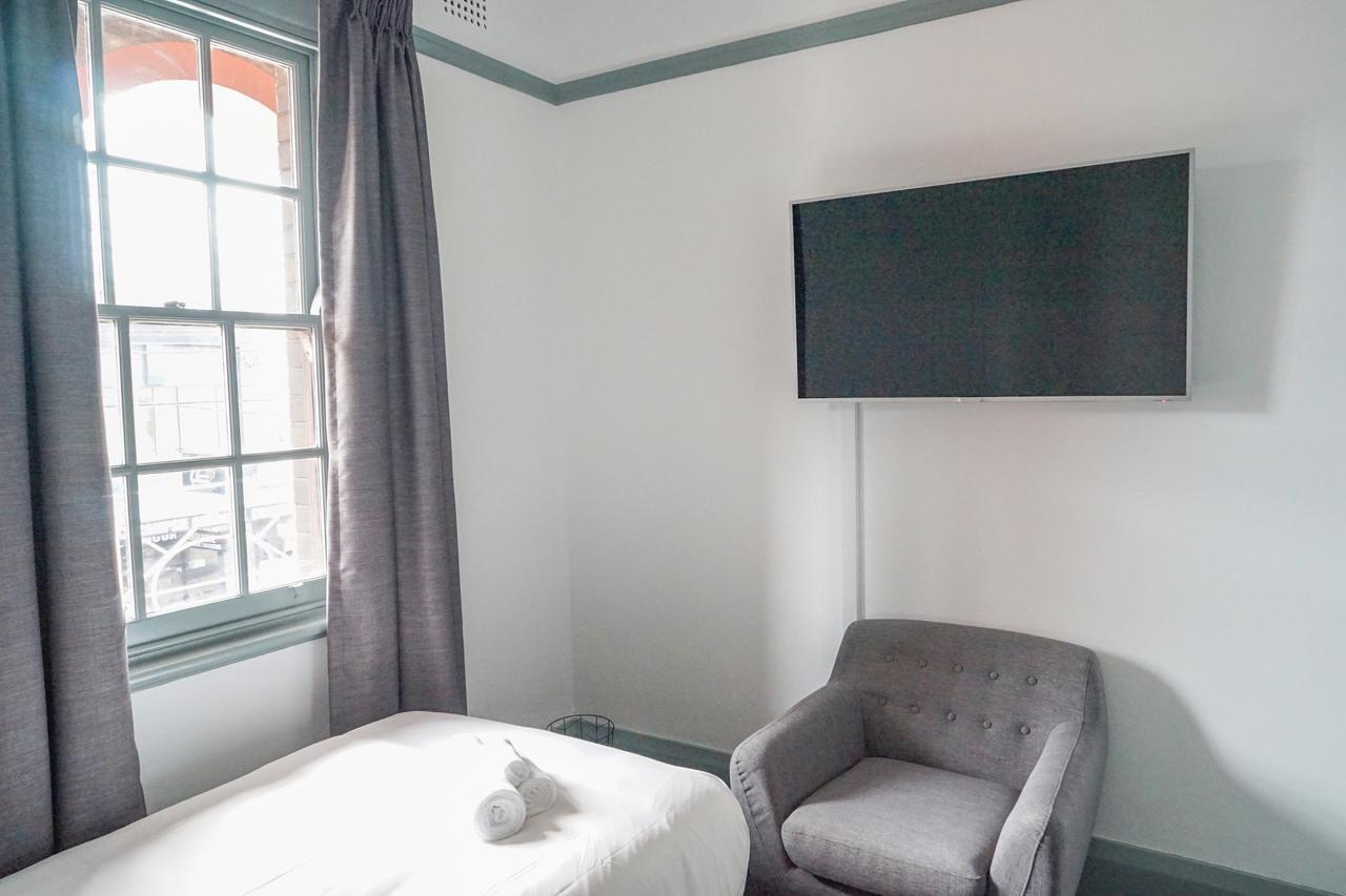 Single Room with Shared Bathroom,630571236:JPEG