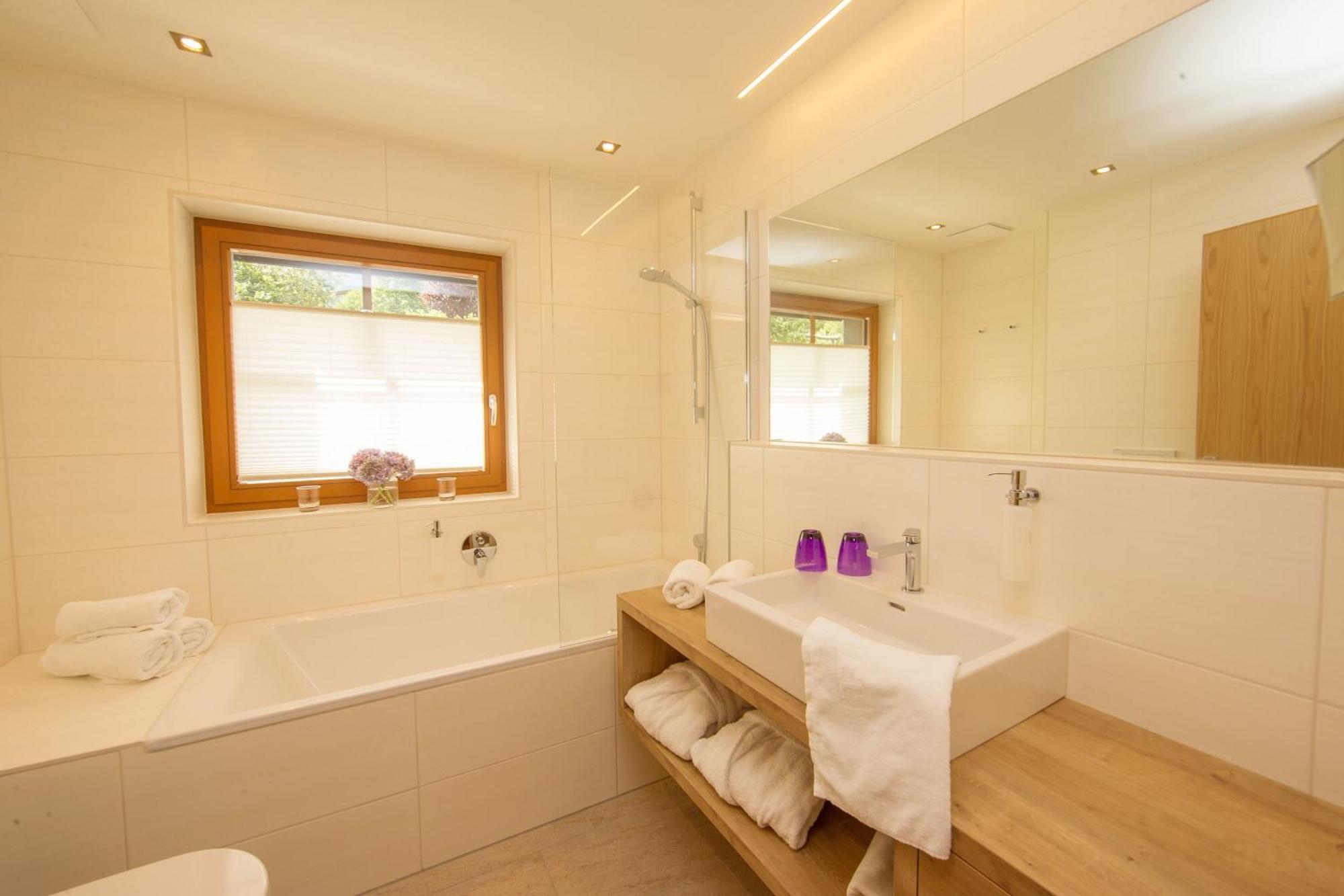 One-Bedroom Suite,688234260:JPEG