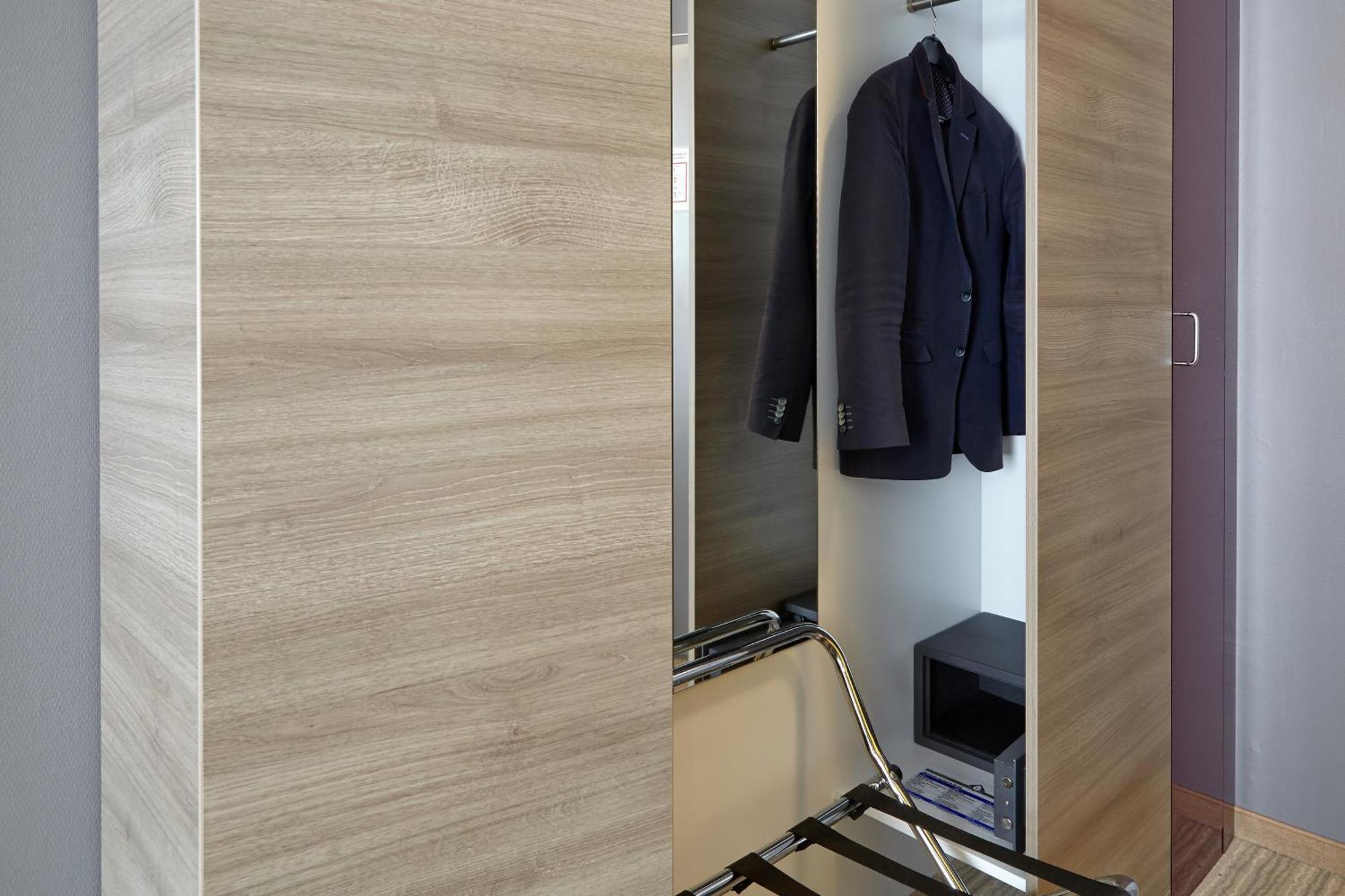 Business Double Room,977153587:JPEG