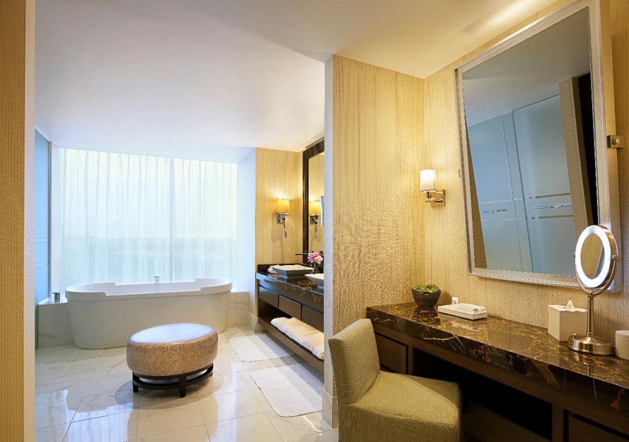Signature Suite