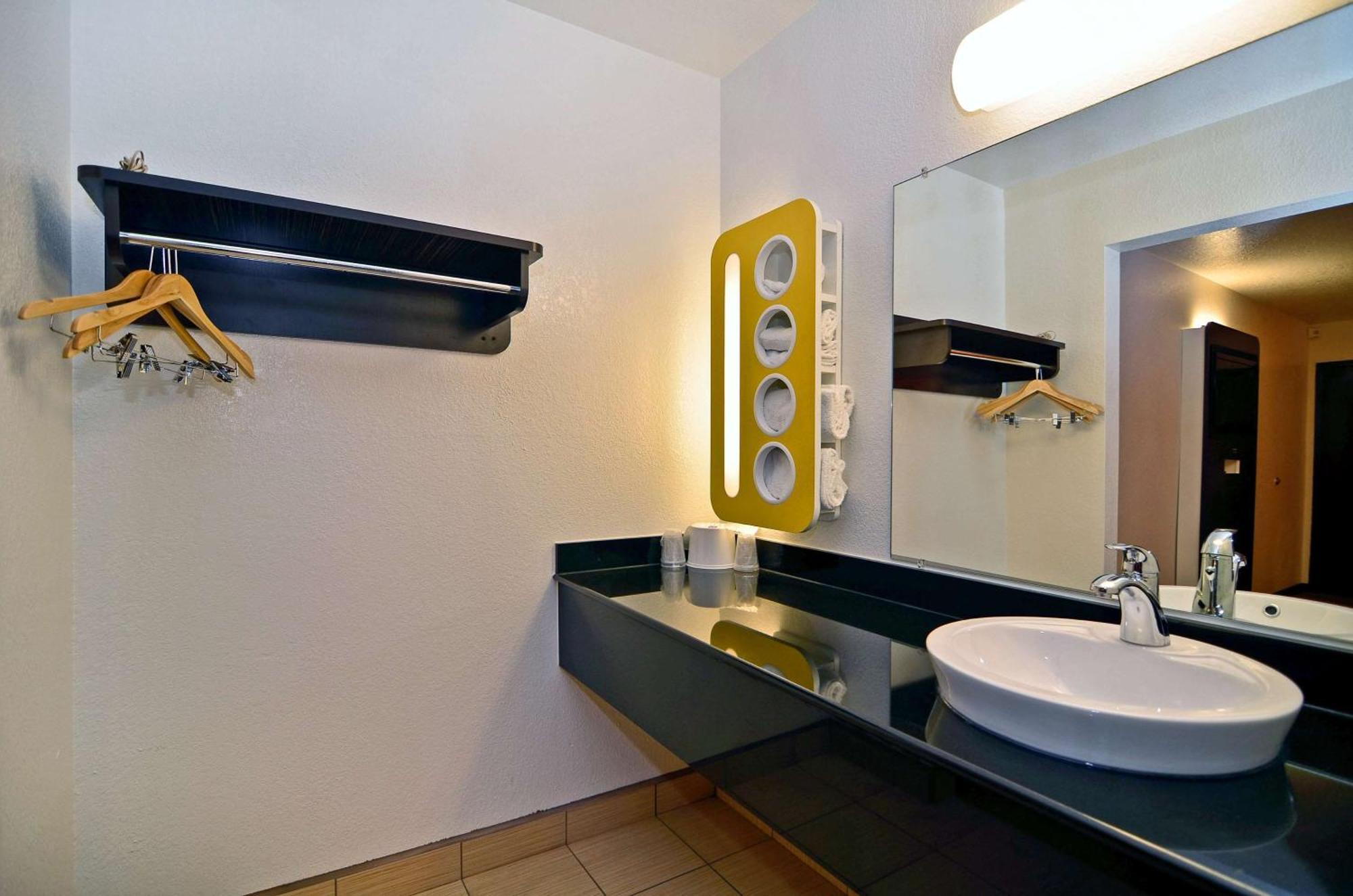 King Room - Non-Smoking