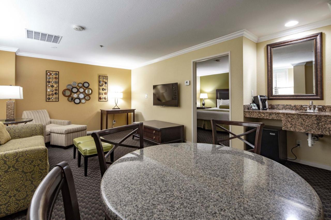 Junior Suite - Geen Resorttoeslagen + Gratis Parkeren