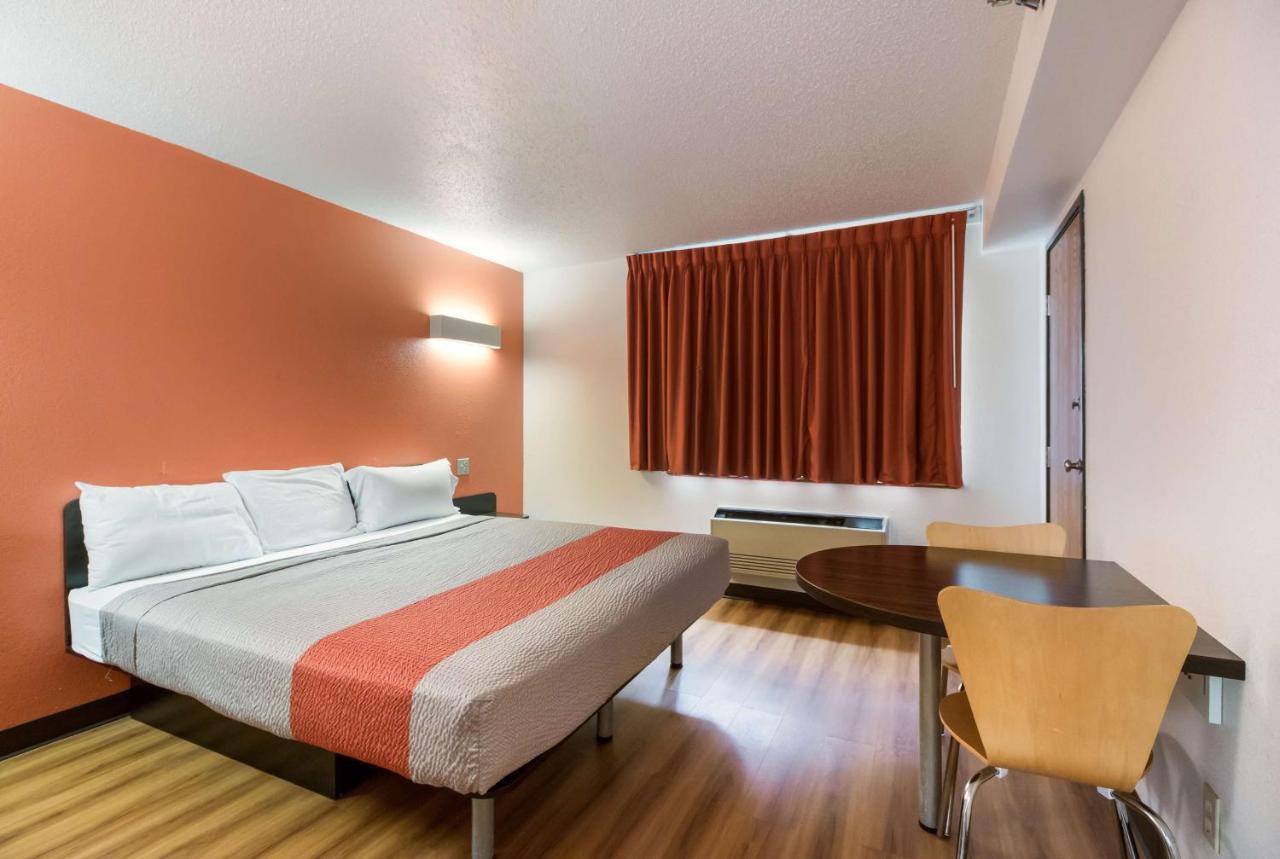 King Room - Non-Smoking,749385524:JPEG