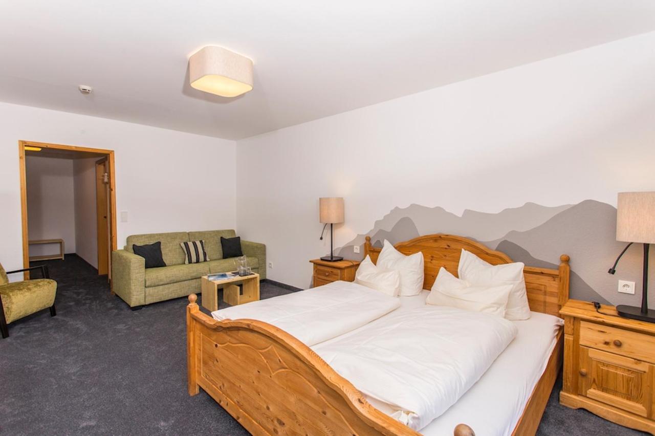 Doppelzimmer mit Balkon
