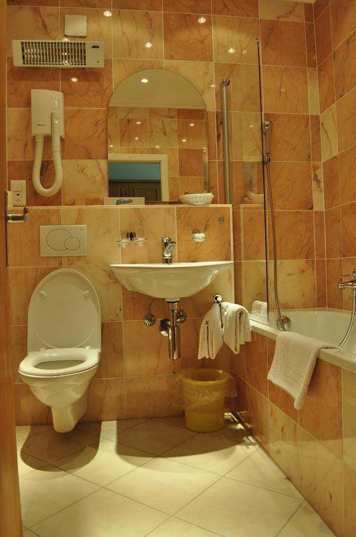 Double Room North