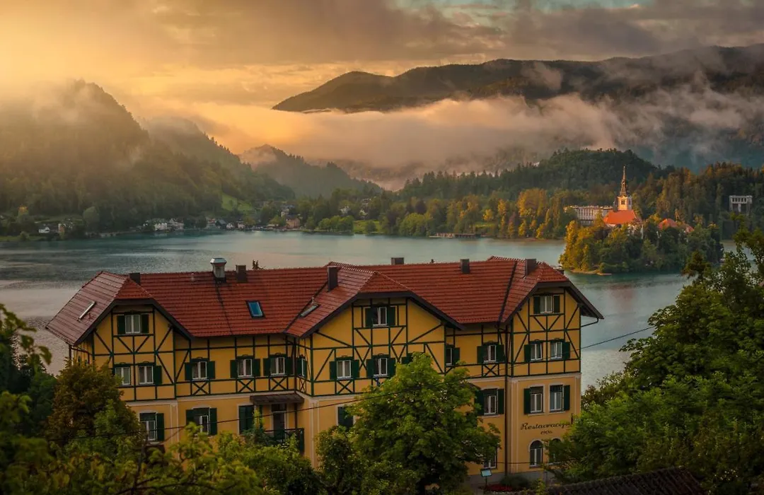Hotel Triglav-1