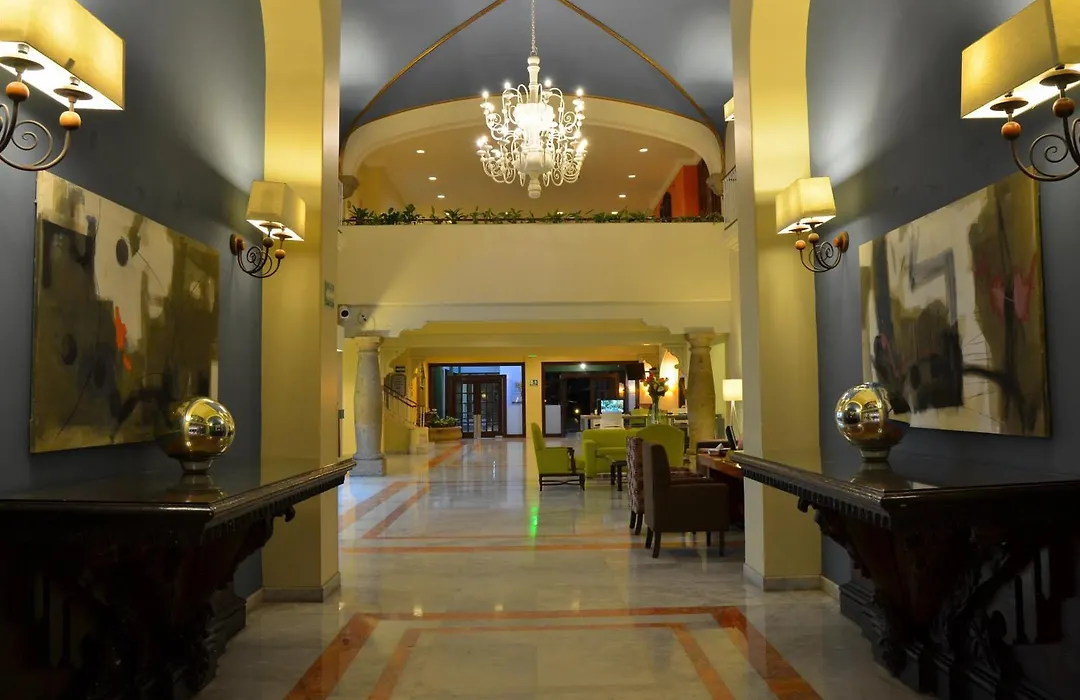 Holiday Inn Guadalajara Expo Plaza del Sol, an IHG Hotel-1