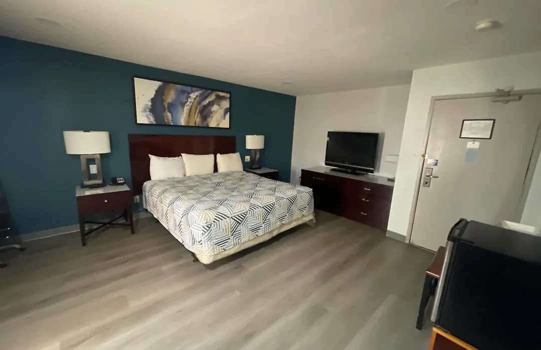 Portside Inn & Suites-1