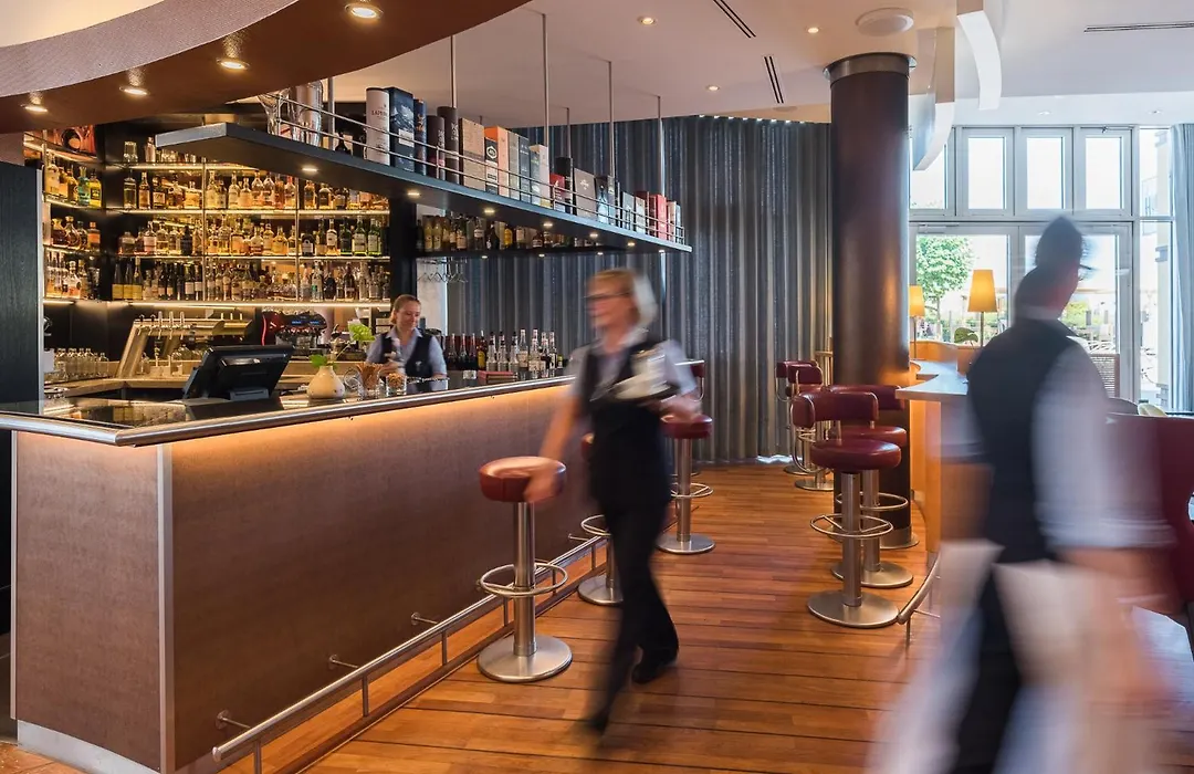 Strand-Hotel Huebner-1