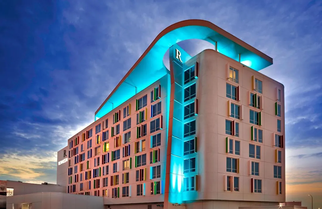 Renaissance Edmonton Airport Hotel-1