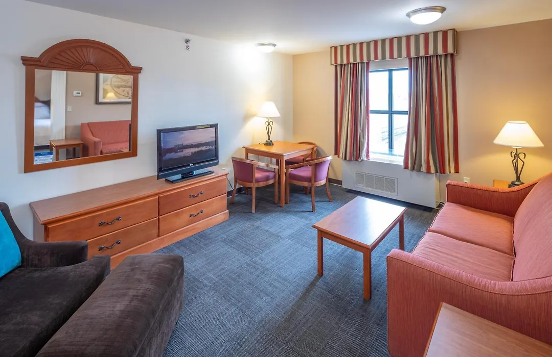 Akwesasne Mohawk Casino Resort And Players Inn Hotel-1