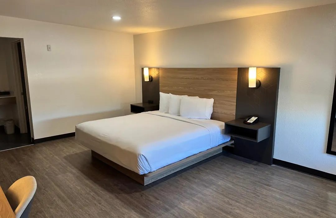 Rodeway Inn & Suites Rancho Mirage - Palm Desert Area-1