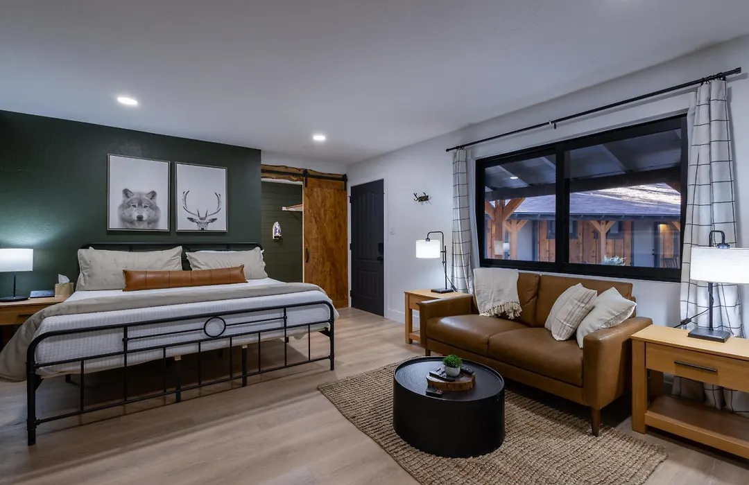 Timberlodge Inn-1