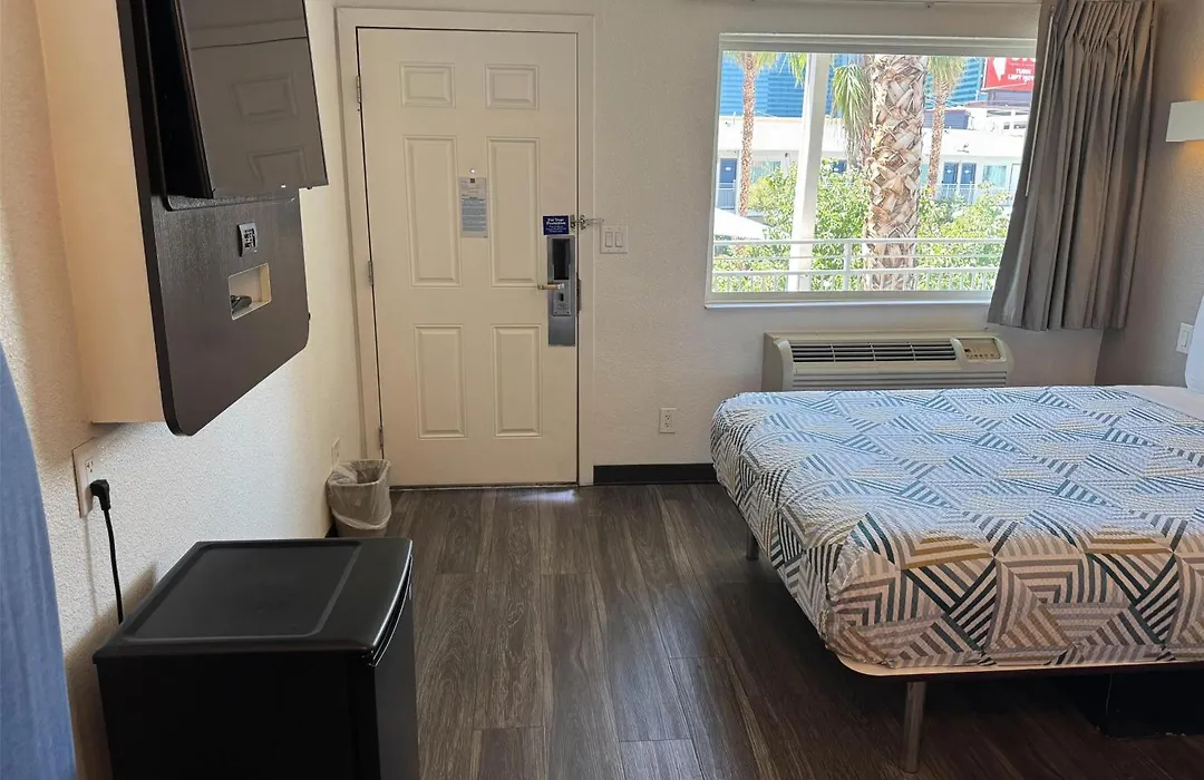 Studio 6 Suites Las Vegas, Nv - Tropicana-1