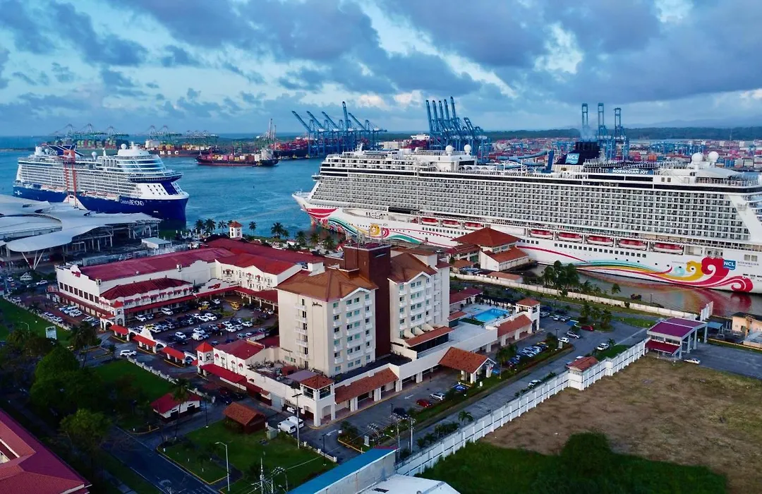 Radisson Colon 2000 Hotel & Casino At Cruise Port & Duty Free Mall-1