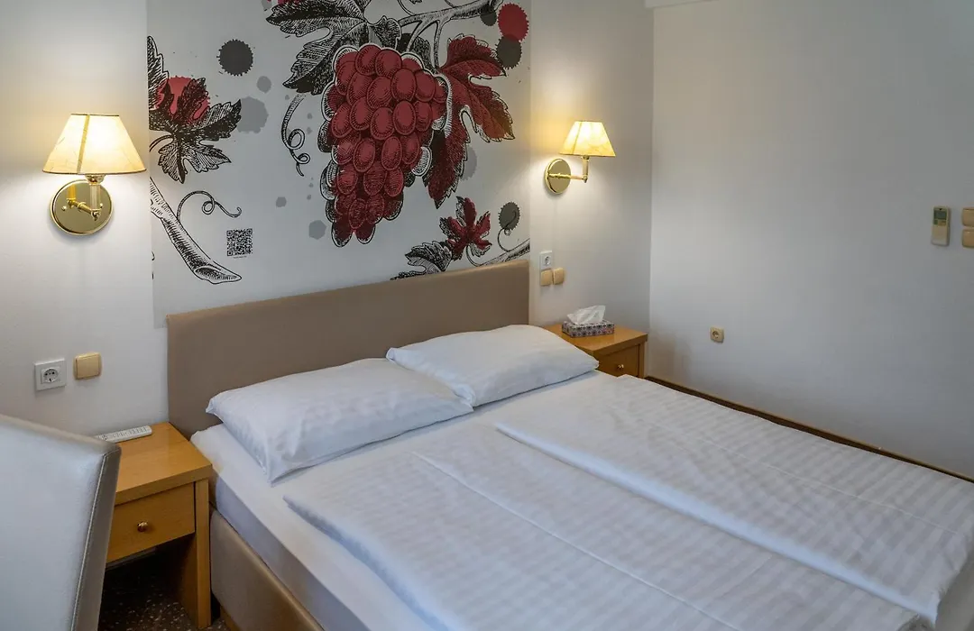 Hotel Piramida-1
