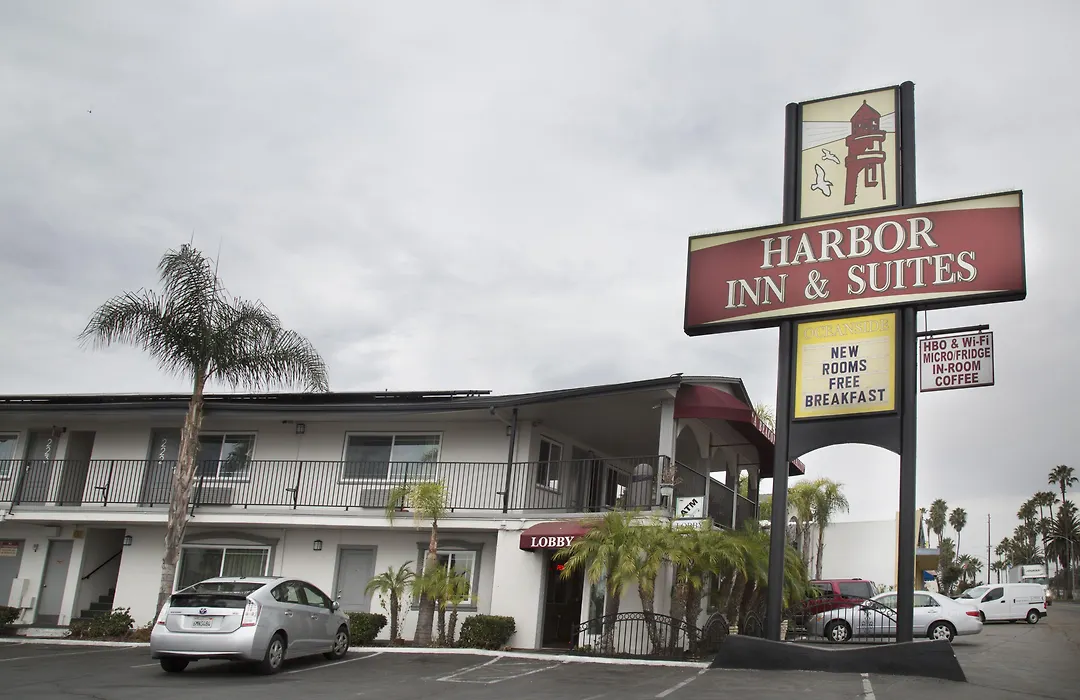 Harbor Inn & Suites Oceanside-1