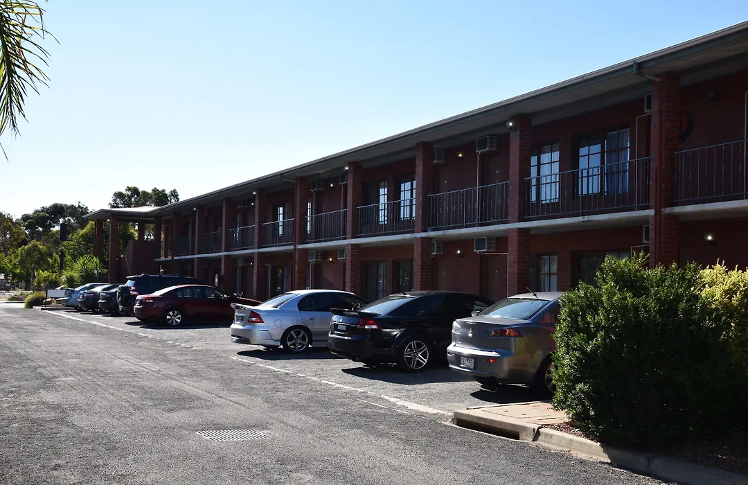 Peppermill Inn Motel-1