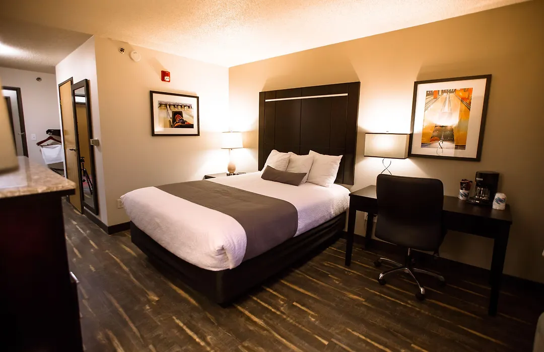 Ten Pin Inn & Suites-1