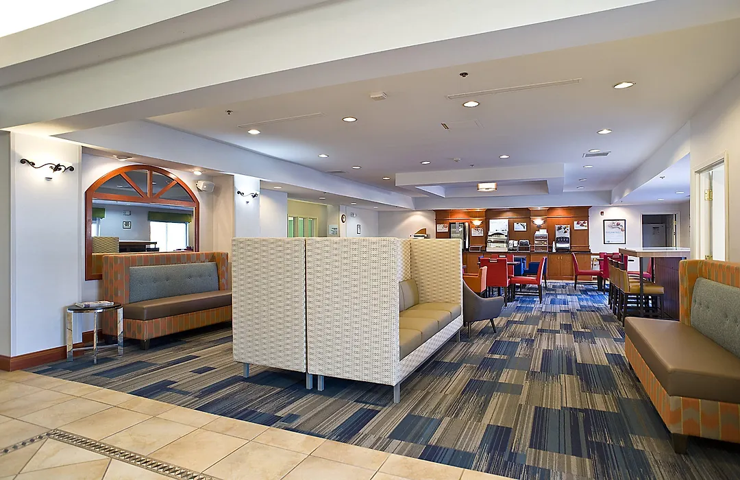 Holiday Inn Express & Suites Vermillion By Ihg-1