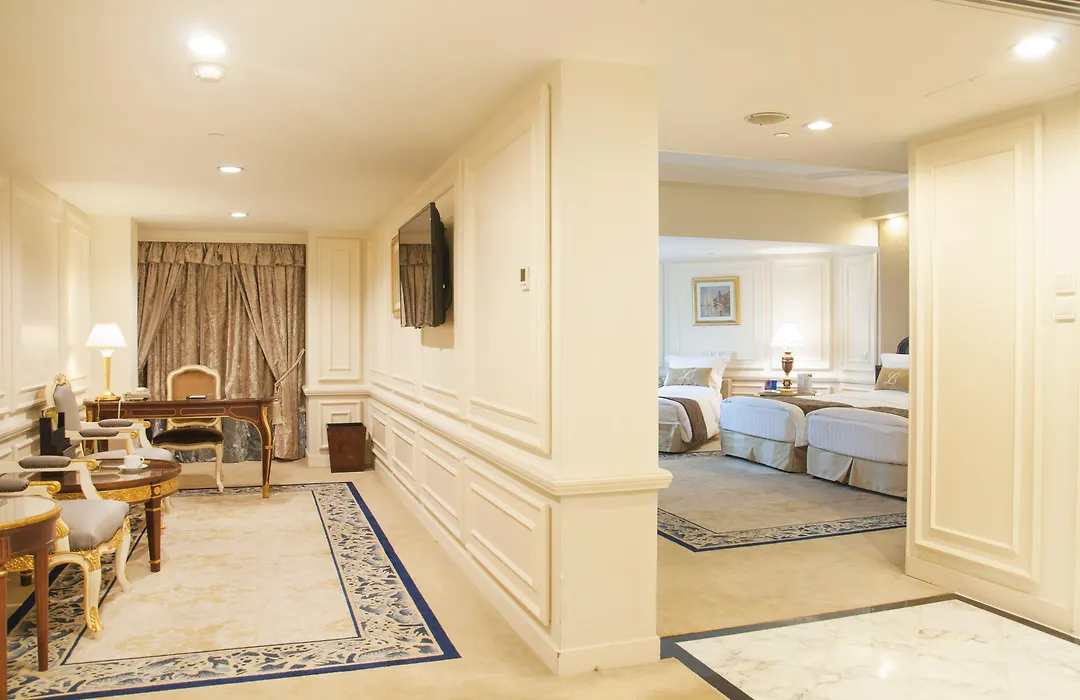 New Orient Landmark Hotel-1