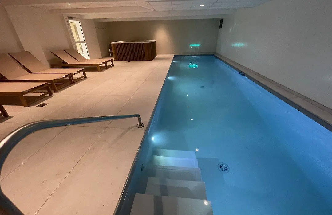 Kyriad Saumur Hyper Centre Hotel, Appartements, Seminaires Et Spa Soins Sothys Paris-1
