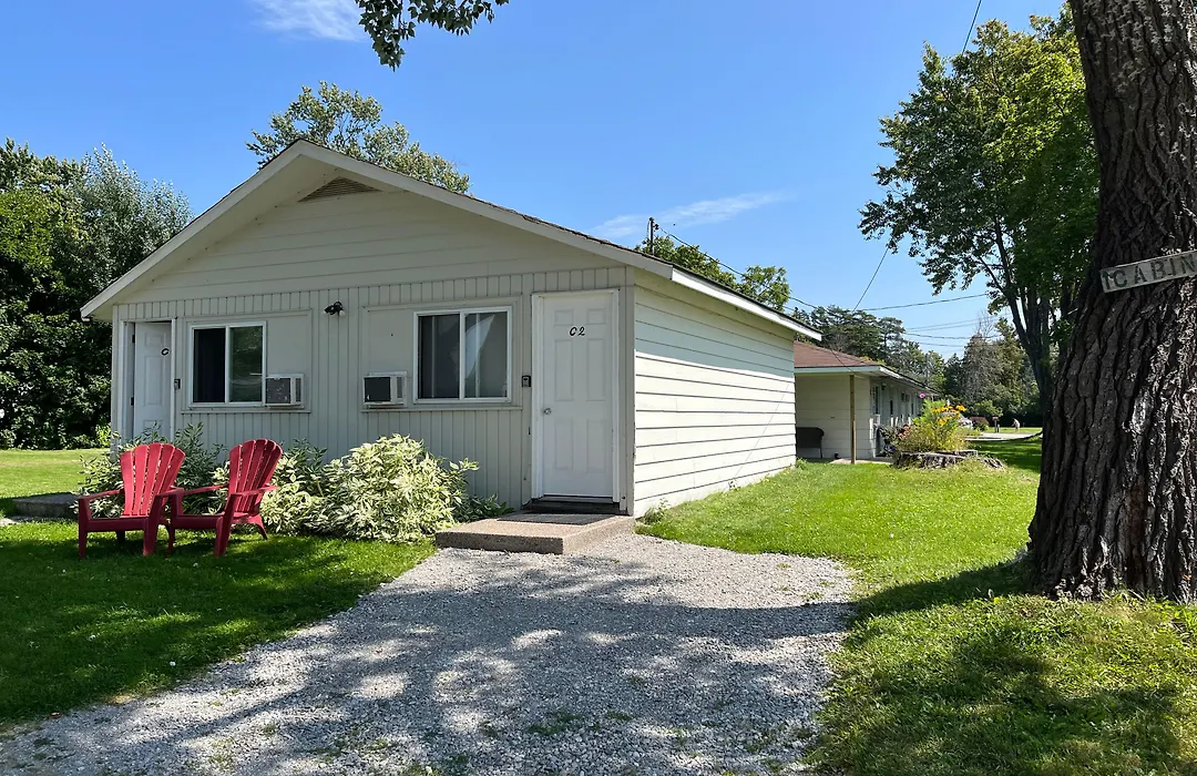 Lakeside Inn-1