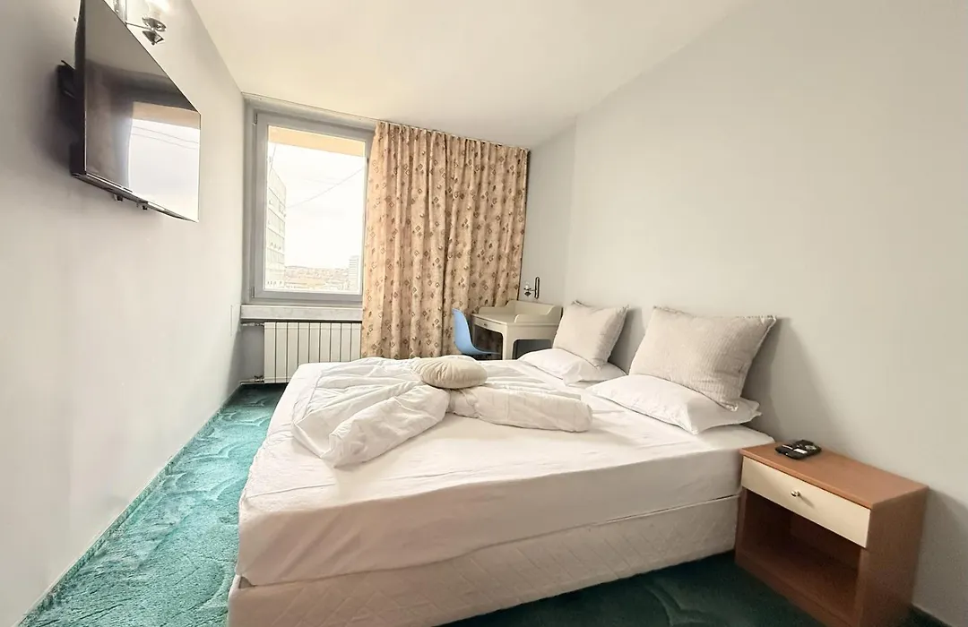 Struma Hotel-1