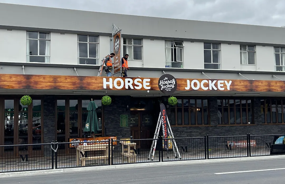 Horse And Jockey Inn-1