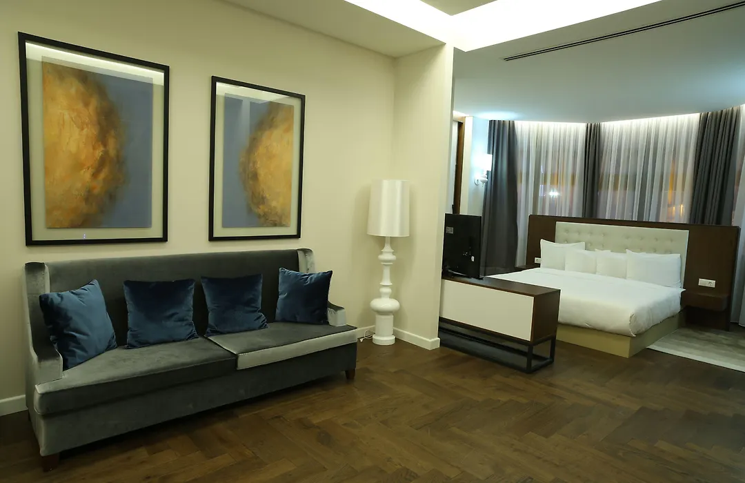 Golden Palace Batumi Hotel & Casino-1