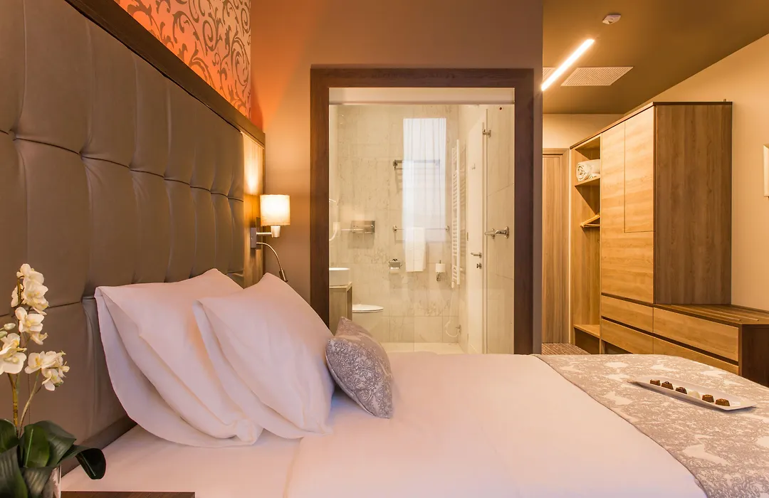 Admiral Hotel-1