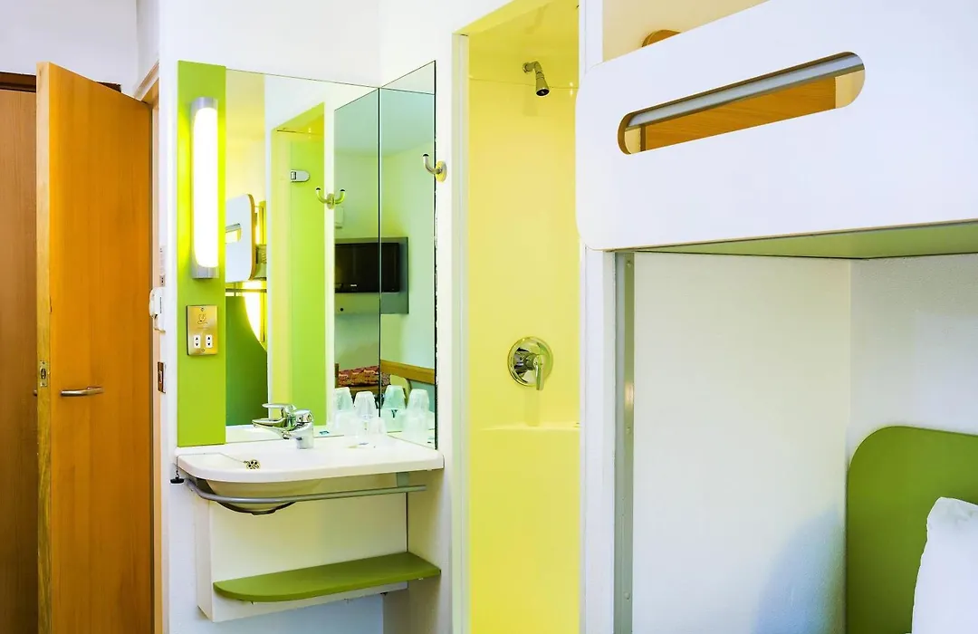 Ibis Budget Glasgow-1