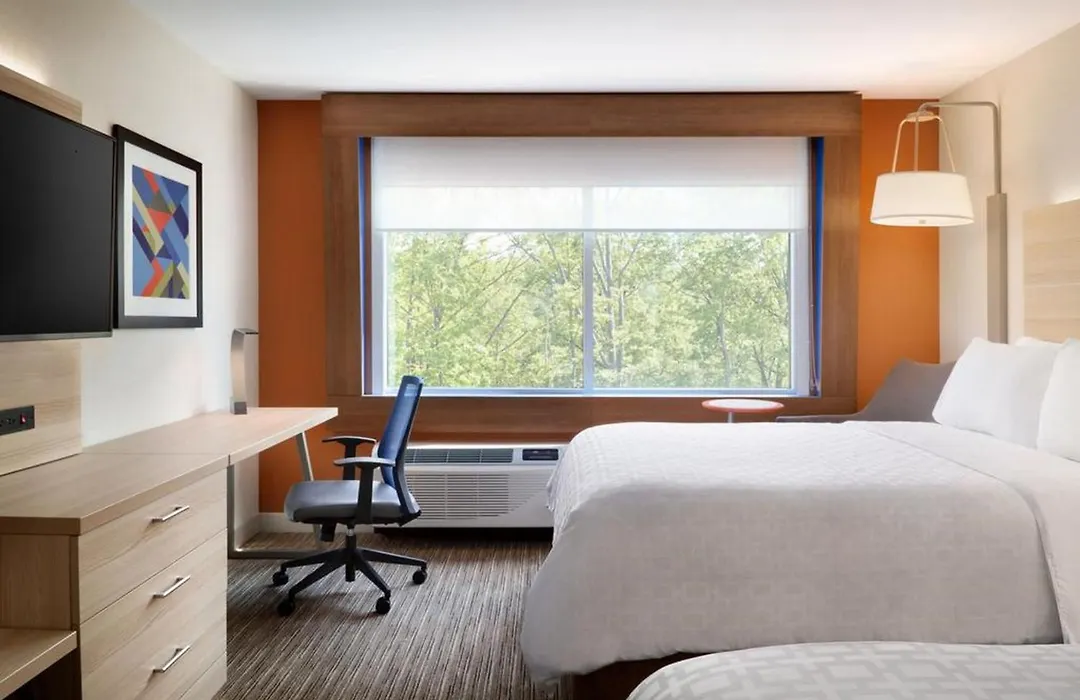 Holiday Inn Express & Suites - Dallas Market Center By Ihg-1